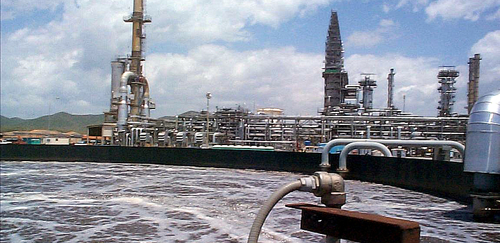 Tratamiento de Aguas Residuales de Refinería de Petróleo
